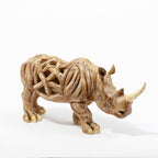 Ahşap Görünümlü Oyma Desenli Gergedan Heykeli – Dekoratif Polyester Obje